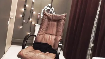hollyextra Savory lady caresses pussy with her finger