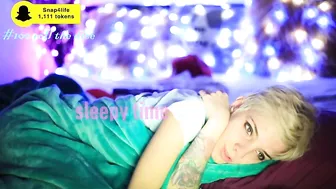 daddyspixxie Exquisite bitch gently jerks her pussy