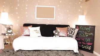 aubrilee Sexy chick caresses pussy and nipples