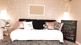 aubrilee Sexy chick caresses pussy and nipples