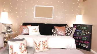 aubrilee Sexy chick caresses pussy and nipples