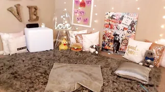 aubrilee Natural tits bitch jerks off