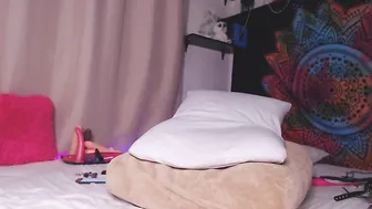 lovexxxpink Lustful female passionately fucks her cunt