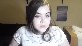 tittydreamm Adorable bitch riding a dildo