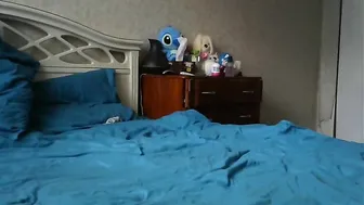 pingv Crazy bitch fucks herself with fingers