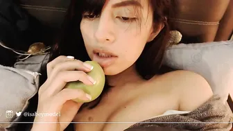 isabeyferrec Glamor bitch behaves like a slut