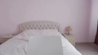 simfoniya The stubborn cock masturbates passionately pussy