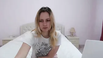 simfoniya The stubborn cock masturbates passionately pussy