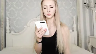 guest324 Mature blonde masturbating vagina