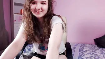 kim_riddle fucking in front of webcam