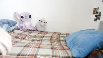 Opheliarose playing with her ass and pussy