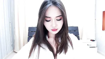 aishasei Charming model is exposed on camera