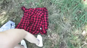 Lucy Cat beauty sensually satisfies her pussy