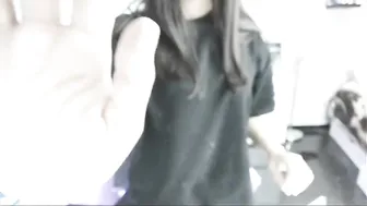 sherryshen The charming bitch twirls a big booty