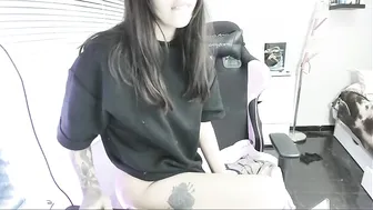 sherryshen The charming bitch twirls a big booty