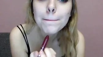 lollafeatbunnyxxx Beautiful bitch jerks off with an unusual device