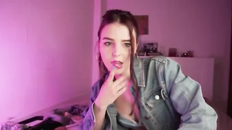 sweetariaa Beautiful passion jumps on a dildo