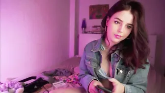 sweetariaa Beautiful passion jumps on a dildo