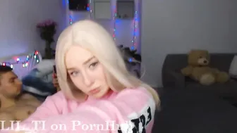 mineeett Charming slut hammering herself on the couch