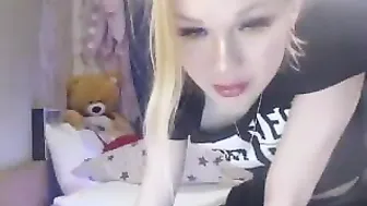 blondelashes19 Shy doll fucks pussy with dildos