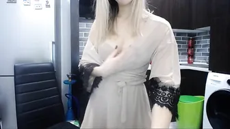 dennyandlolly Hot babe fucks herself with glass dildo