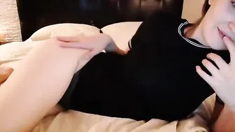 aalliyahh stripping and masturbating