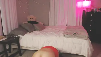 doubedeesarai Incendiary queen jumps on sex toy
