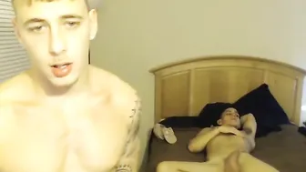 cutejerseyboy Blonde chick masturbates pussy