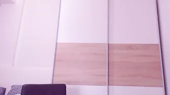 alycetn Cute female sucking dick