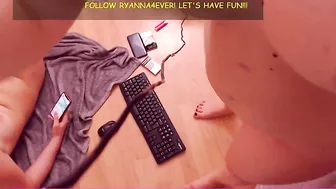 yssadiamonds Busty pussy rubs clit with finger