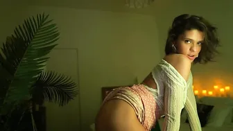 emotional_rescue MILF with tattoos jerks off her cunt