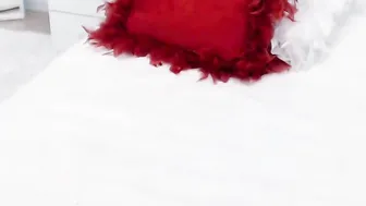 L_U_A_ Big boobed chick jerking off her cunt
