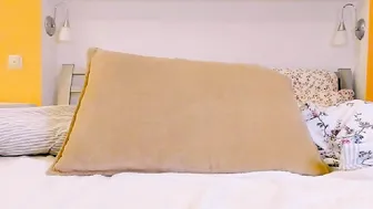 mimi_xxx Blonde slut poses nude