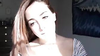 Kittylacee Erotic slut was long-awake, and finally decided to jerk off her shaved pussy