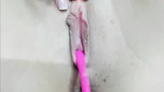 AletaOcean jerking whore on the background of New York