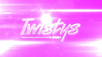 NIKI SKYLER Graceful devil with her palm rubs her vagina