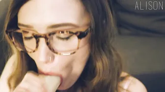 Alisonxo Buxom fucks pussy with phallus