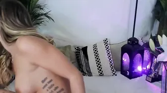 ella_silver Big tit teases her pussy with a phallus