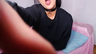 lanalaang bitch jerks off in the office