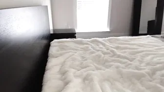 Alexis Zara juicy breasts and smooth pussy