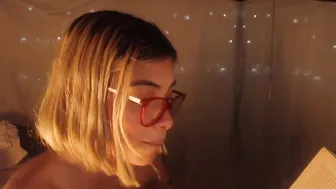 lucia4you19 Young female fingering hairy cunt