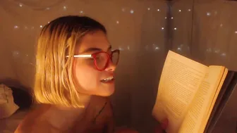 lucia4you19 Young female fingering hairy cunt