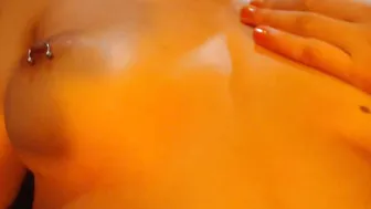 lucia4you19 fucking herself in her pussy
