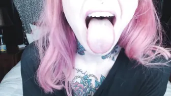 xsnow whitex in a black suit