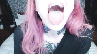 xsnow whitex in a black suit