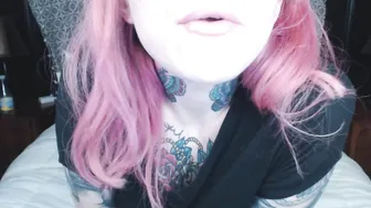 xsnow whitex in a black suit