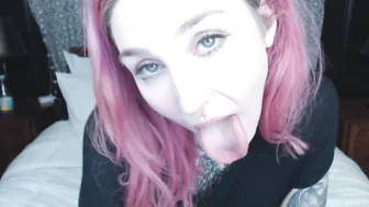 xsnow whitex in a black suit