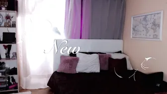 Alexis_Kline caresses pussy in the pharmacy