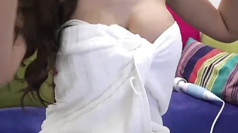 Meow_S Lush ass shows its shape