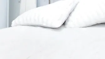 L_U_A undresses and shows puffy bread